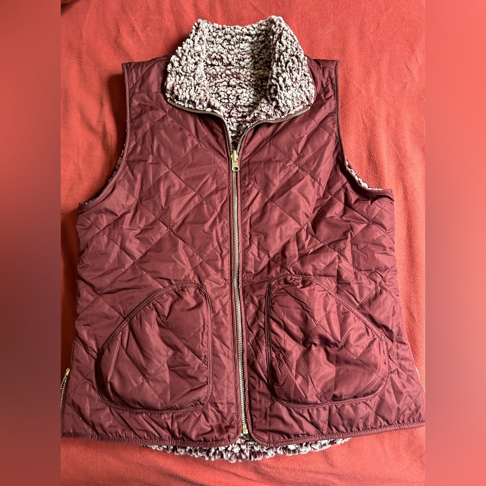 Dry Goods REVERSIBLE maroon puffer vest in size medium.